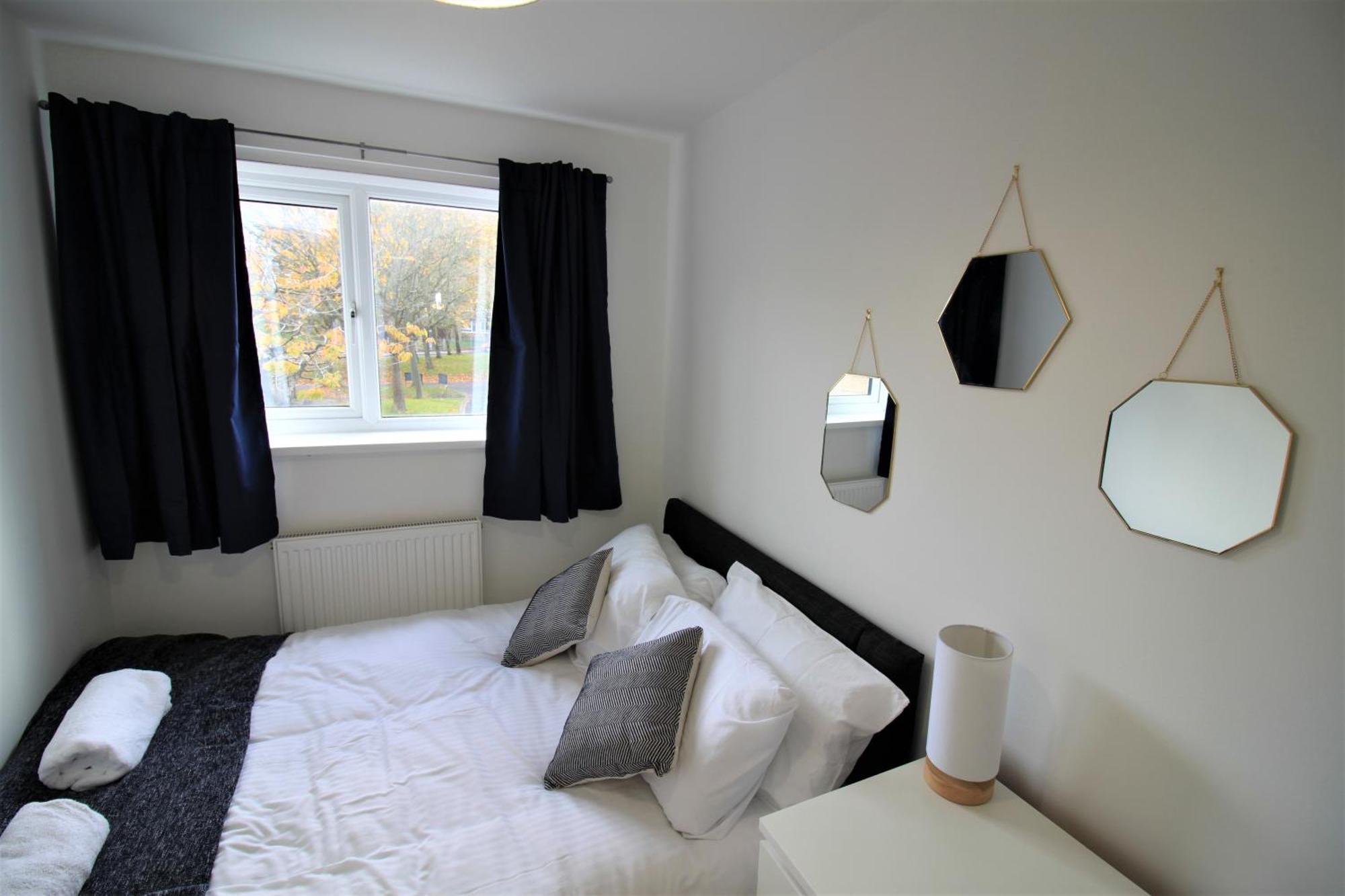 St House - Charming 3 Bed, 2 Bathrooms, Driveway Parking, Close To Town Centre Holiday home
